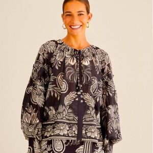 NWT Farm Rio Pasley Bloom Black Neckline Blouse